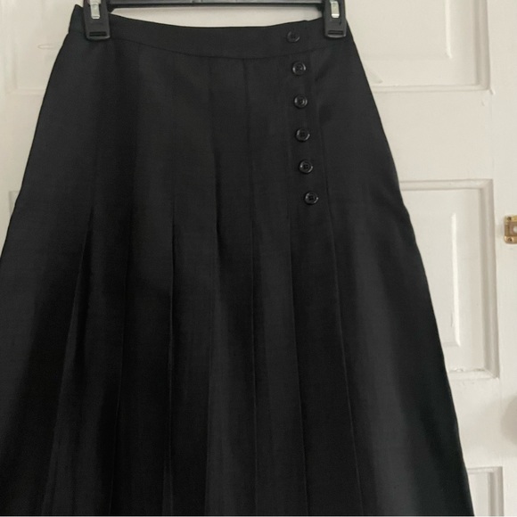 Vintage Pleated Black Midi Skirt - Picture 8 of 9